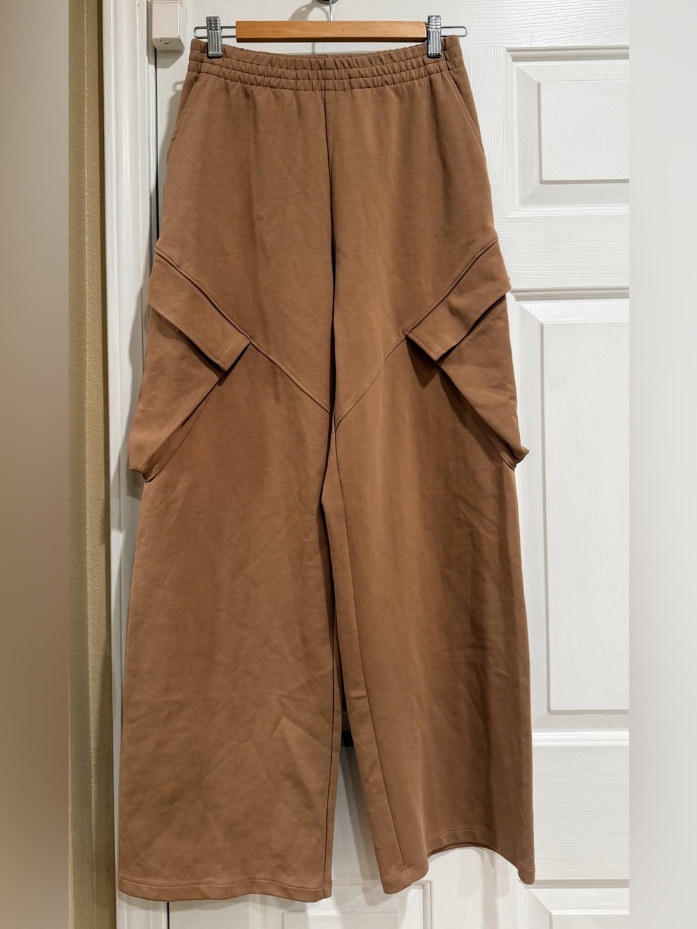 Zara Wide-Leg Cargo Pants in Brown — Women’s Relaxed Fit